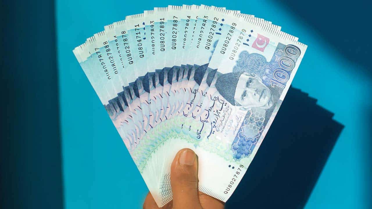 Amidst a determined crackdown on smuggling and illegal financial activities, the Pakistani rupee has emerged as the world's top-performing currency for September. During this remarkable month, the rupee's value surged from Rs305.54 against the US dollar on August 31st to Rs287.74 on September 28th, a notable increase of Rs17.8 or 6.2 per cent.