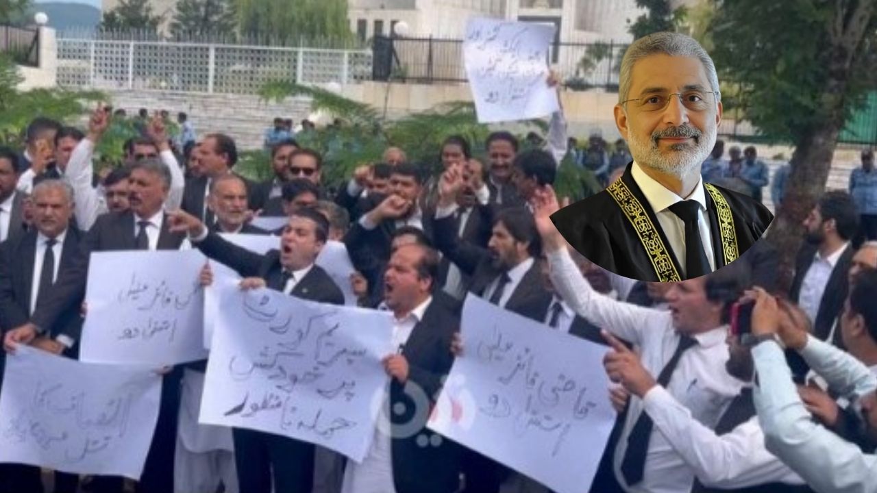 'Go Donut go'; Lawyer protest outside Supreme Court has internet laughing