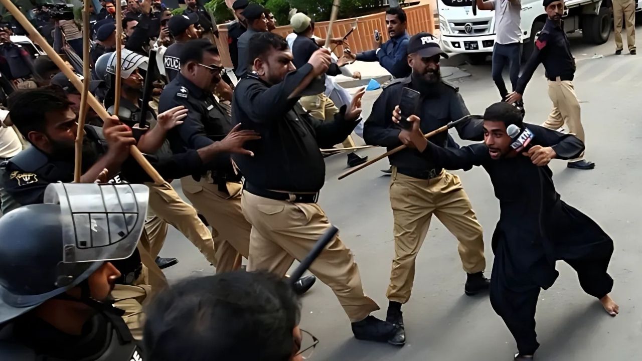 Nine cops suspended for assaulting Karachi protesters